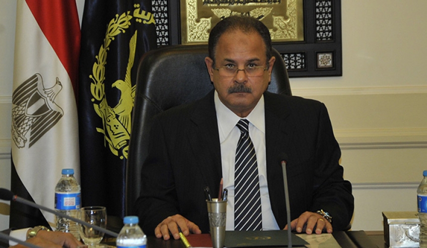 وزير الداخلية يمنع دخول 8 اجانب مصر