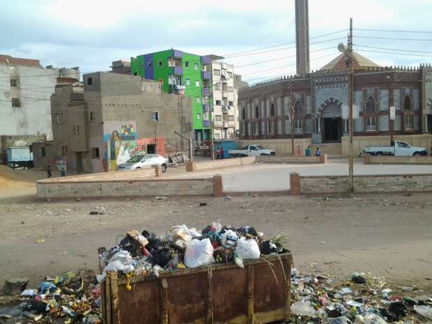 مواطن يفارق الحياة فجأة أثناء مشادة مع جيرانه بسبب إلقائهم القمامة أمام منزله.