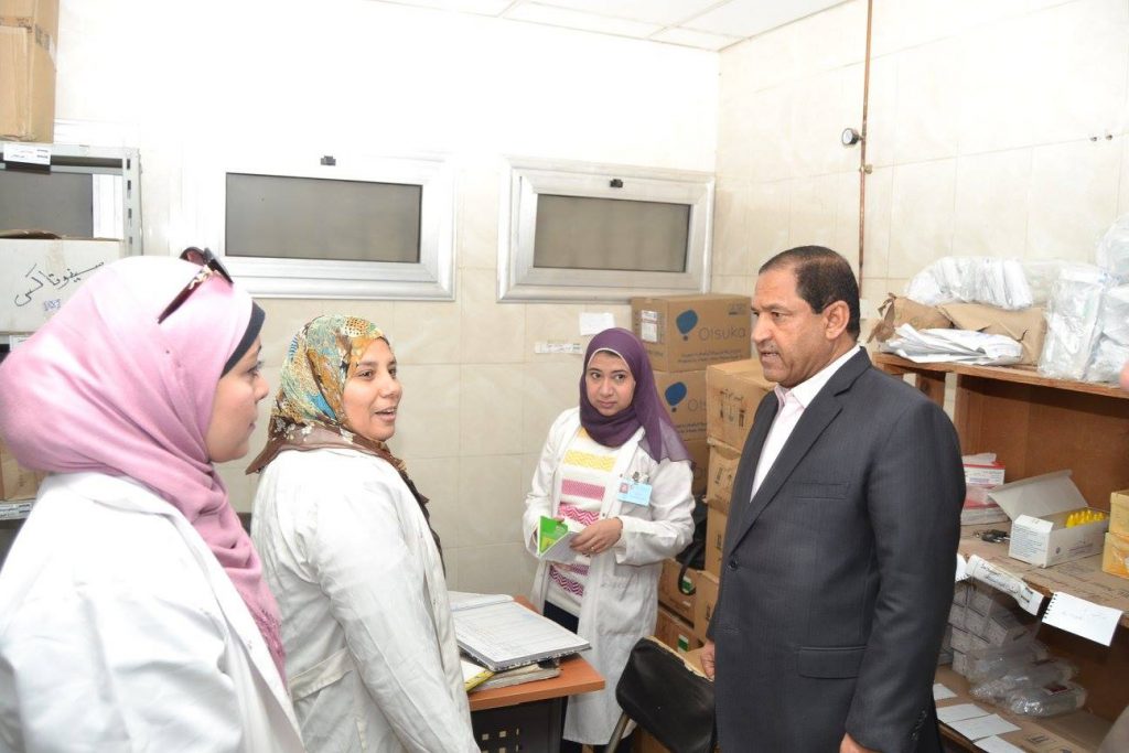 إحالة رئيس قسم العظام بالمنشاوى العام للتحقيق خلال جولة مفاجئة للمحافظ
