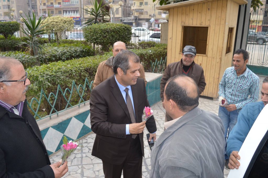 المحلة الكبرى تحتفل بعيد الشرطة بالورود