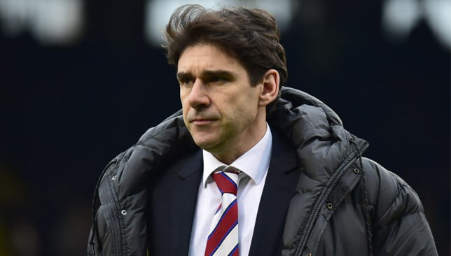 مدرب ميدلسبره يوجه سهام النقد لإدارة النادي