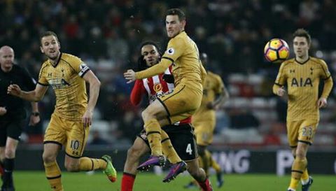 توتنهام يخطف الوصافة وليستر يواصل السقوط