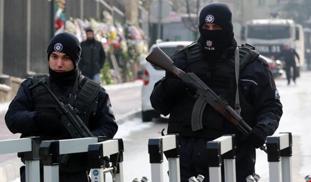 اعتقال 400 شخص يشتبه بعلاقتهم بتنظيم “الدولة الإسلامية” بتركيا