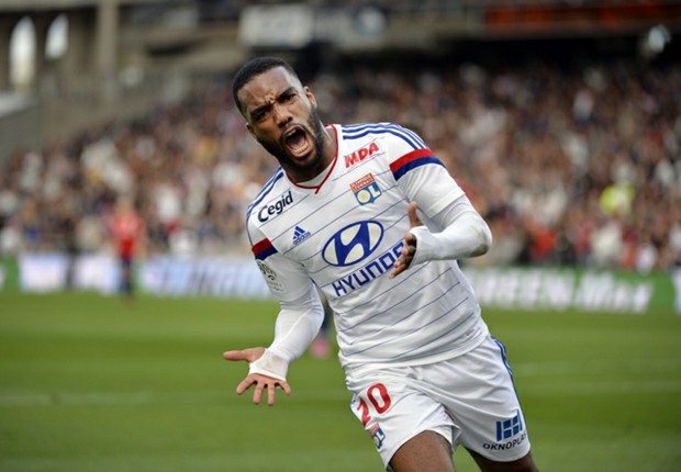 ليون يفتح الطريق أمام كبار أوروبا لضم نجمه