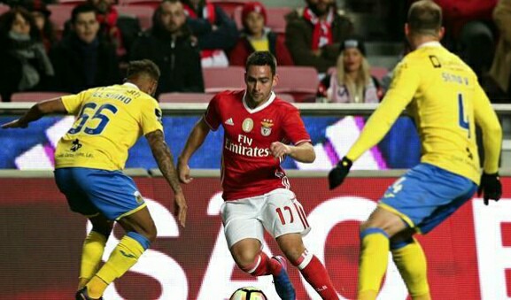 بنفيكا يتخطى أروكا بثلاثية في الدوري البرتغالي