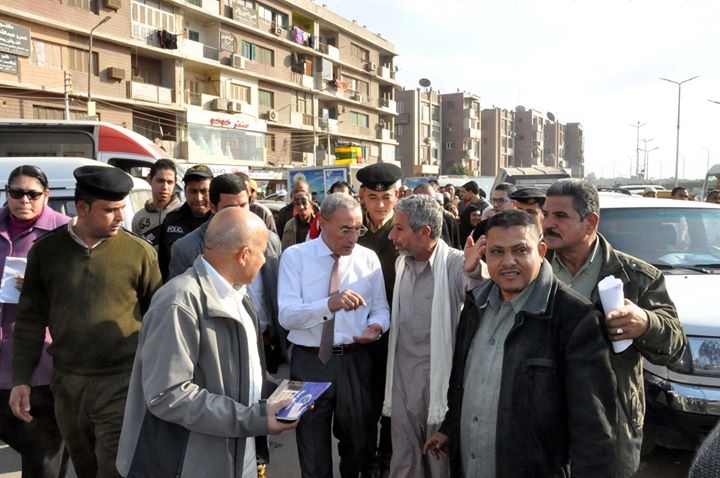 محافظ القليوبية يقوم بجولة تفقدية مفاجئة سيرا على الأقدام بمدينة القناطر الخيرية