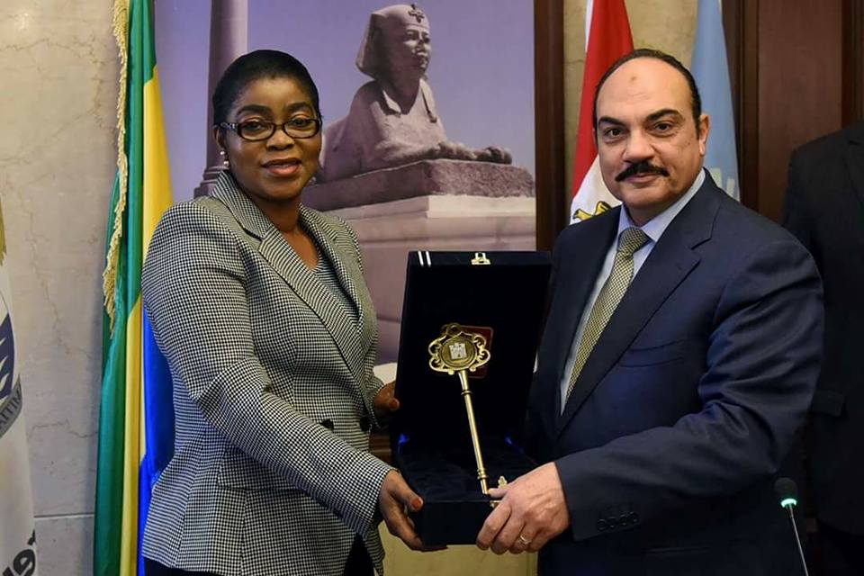 محافظ الإسكندرية يوقع بروتوكول توأمة مع عمدة مدينة ليبرفيل بالجابون