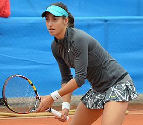 الفرنسية جارسيا تتقدم في بطولة دبي للتنس