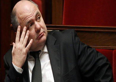 فضيحة «الوساطة» تثير أزمة إستقالة وزير الداخلية الفرنسي !!