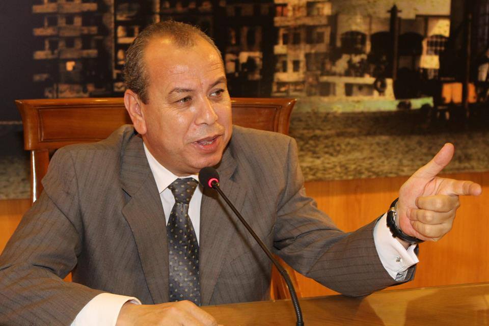 محافظ دمياط يوجه بسرعة صرف أسمدة المحاصيل الصيفية للمزارعين بالمحافظة
