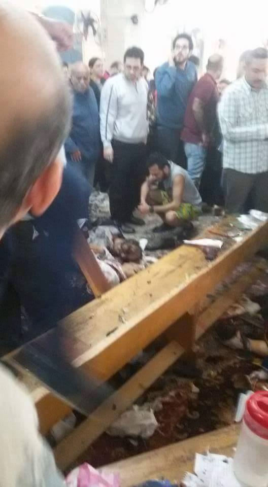 بالصور .. ضحايا  وجرحى بانفجار قنبلة في كنيسة مار جرجس بمدينة طنطا