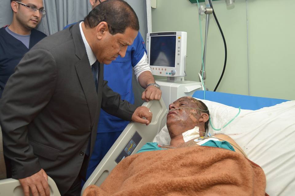 محافظ الغربية يزور مصابى كنيسة طنطا ويطالب بالرعاية الكاملة لهم