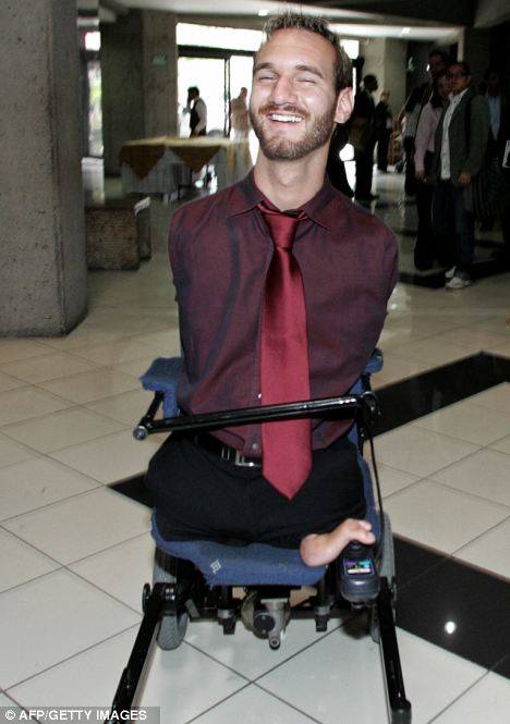 للتحدى عنوان اسمه ..  Nick Vujicic !!
