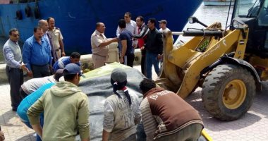 حملة مكبرة لإزالة الإشغالات بـ”راس البر” لاستقبال موسم الصيف