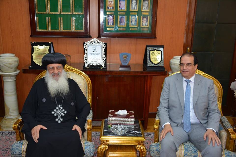 ” اسقف طنطا ” يزوح محافظ الدقهلية ويؤكد علي وحدة النسيج الوطني للمصريين جميعا.
