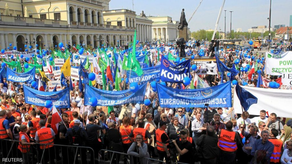 الالاف يشاركون في “مسيرة الحرية”