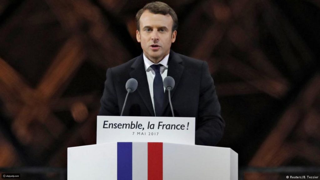 رسميا … الرئيس يتولي مهامه