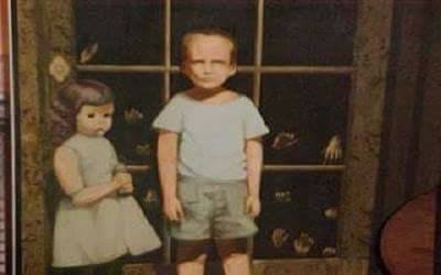 اغرب لوحات العالم…  لوحه الايدى الممدوده!!