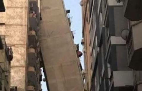 الكشف عن أسباب ميل عقار الازاريطة بالاسكندرية.