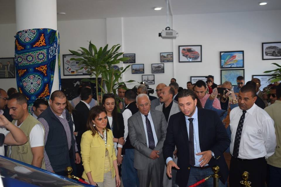محافظ بورسعيد ووزيرة الاستثمار في جولة تفقدية علي عدد من المشروعات الصناعية ولقاء مع المستثمرين بالهيئة العامة للاستثمار