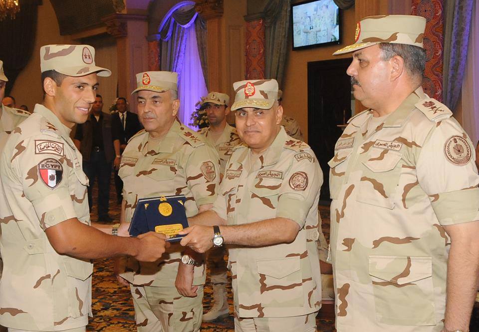 “صدقى صبحى “يلتقى بمقاتلوا الدفاع الجوى وعدد من الطلبة وأعضاء هيئة التدريس الكليات العسكرية بالكلية الحربية