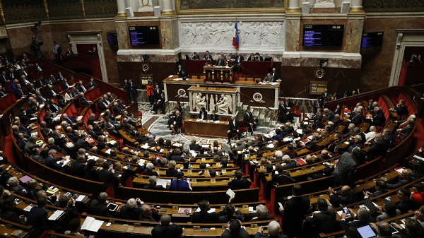 تحولات جذرية ومفاجآت كبيرة تفرز مشهدا سياسيا جديدا على الفرنسيين