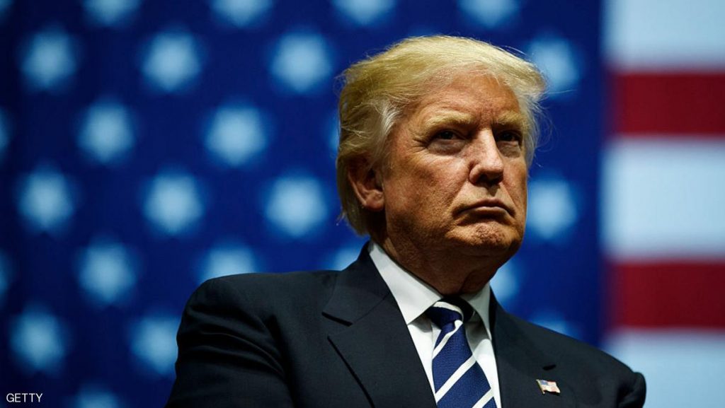 ترامب يهنئ رئيس وزراء العراق بالإنتصار علي داعش