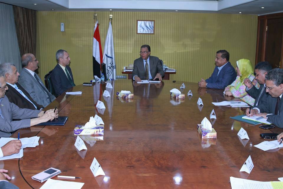 وزير النقل نستورد مايقرب من 43 ألف طن من السولار منهم 20 الف طن للنقل فقط