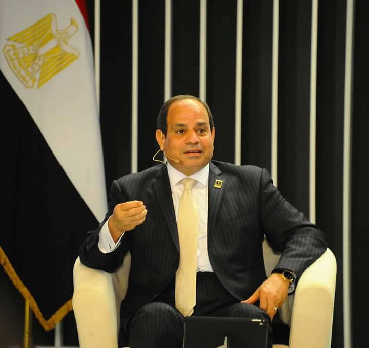 الرئيس السيسى ..  جماهير الكرة هى نبض حياة الملاعب وعودتهم قريبا بشرط الألتزام