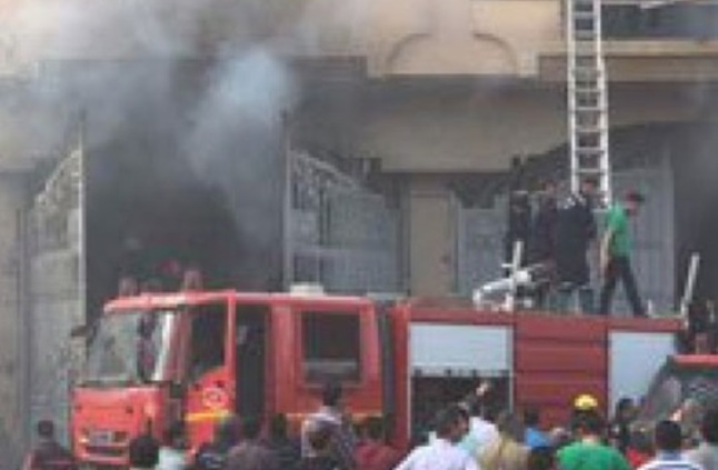 حريق هائل بعقار ملاصق لجراج مجلس مدينة المحلة الكبرى