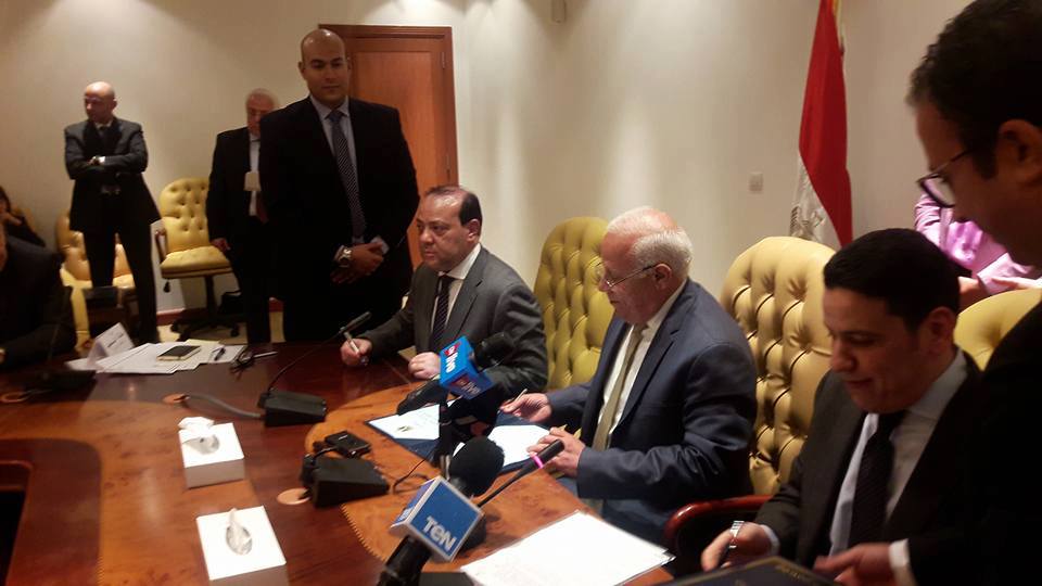 محافظ بورسعيد يوقع بروتوكول تعاون مع وزارتي الاتصالات وتكنولوجيا المعلومات والتخطيط والإصلاح الإداري