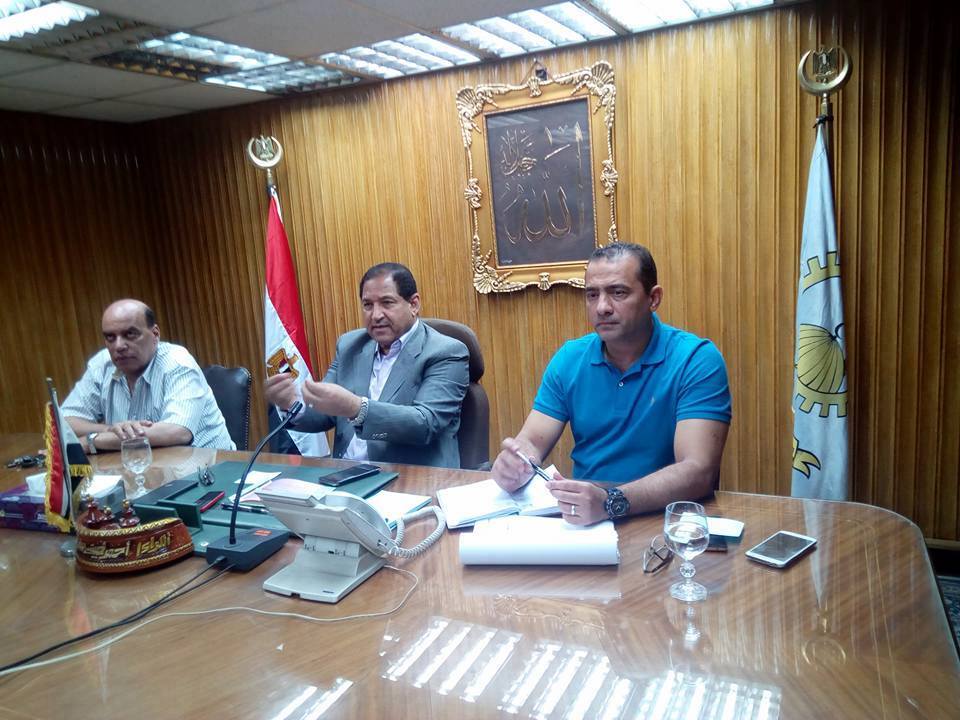 صقر الغربية يلتقى بشباب أعضاء البرنامج الرئاسى ويؤكد هم عماد أى مجتمع للنهوض بة