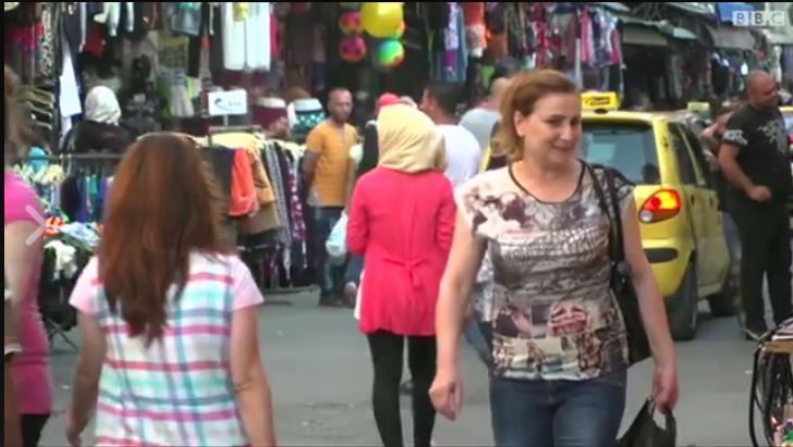 بالفيديو..كيف أثرت الحرب علي على مدينة اللاذقية السورية