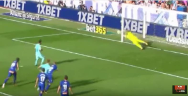 بالفيديو …ميسي يهدر ضربة جزاء أمام ألافيس بالدوري الاسباني