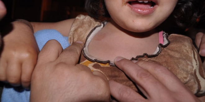 أب يغتصب أبنته تحت تهديد السلاح بالبحيرة