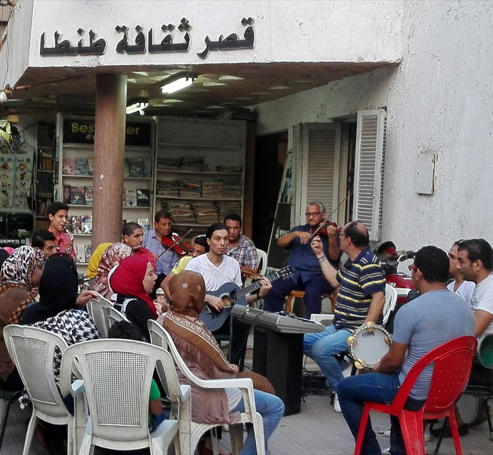 .. ليه تلاوعينى  ؟!  ده إنت نور عينى  !