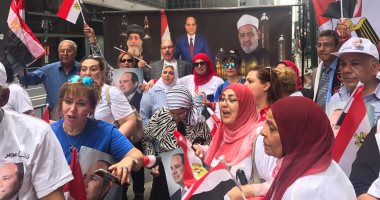 الجالية المصرية بنيويورك تردد هتافات خلال زيارة الرئيس السيس