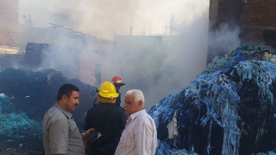 حريق بـ4 مصانع في الخاقة بسبب “ماس كهربائي”