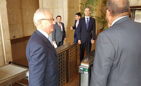 بالصور .. عودت السفير الايطالي الي القاهرة