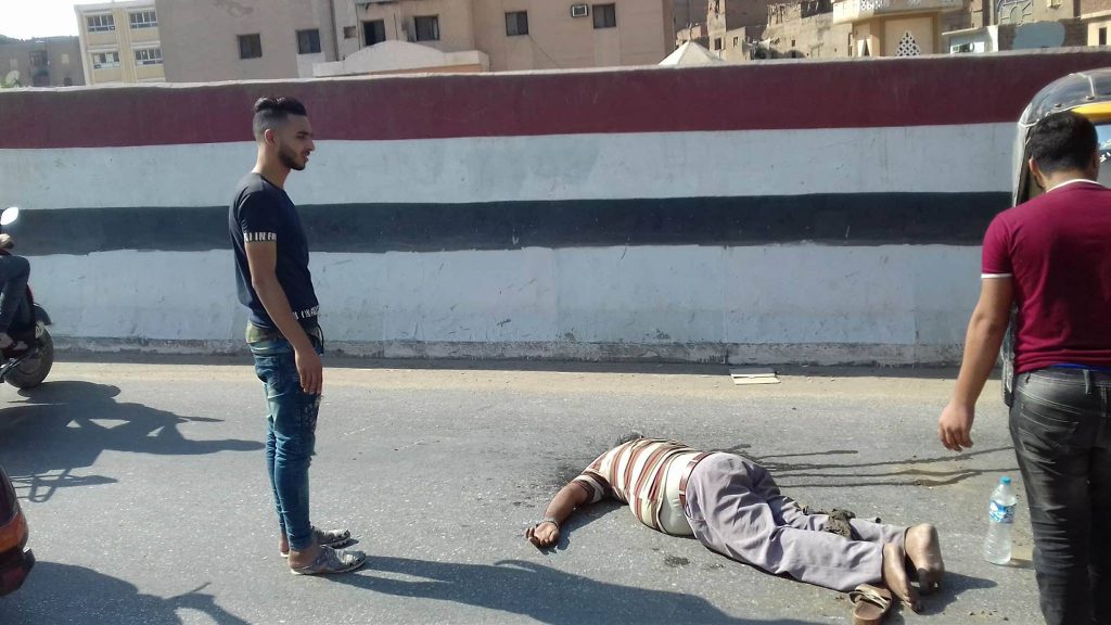 عاجل سقوط سائق توكتوك على كوبري الفريق حافظ بمدينة المحلة الكبرى
