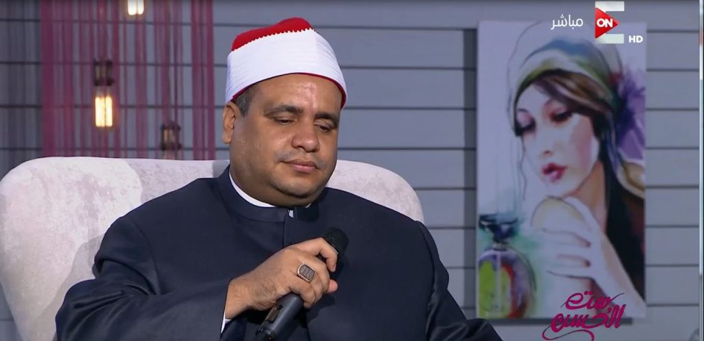 الاوقاف المصريه توقف شيخ أزهرى لغنائه لأم كلثوم