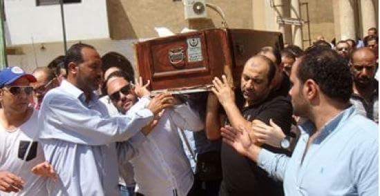 تشييع جثمان والد باسم سمره من مسجد “الصباح ” بحضور نجوم الفن