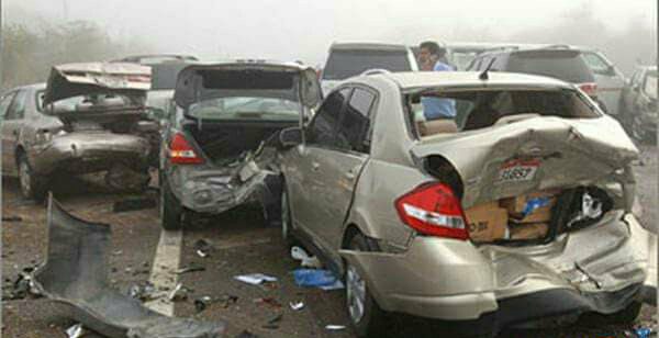 تصادم 4 سيارات ومصرع وإصابة 21 شخص فى طريق أسيوط البحر الأحمر