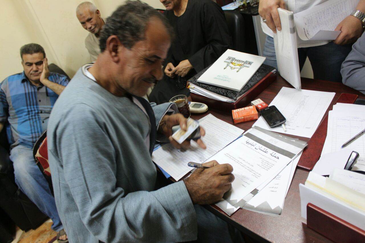 بالصور..بداية حملة توقيع  إستمارة “عشان تبنيها”