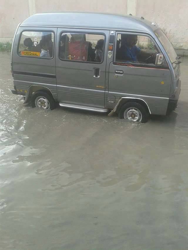 بالصور..سقوط امطارغزيرة وعواصف رعدية بالأسكندرية