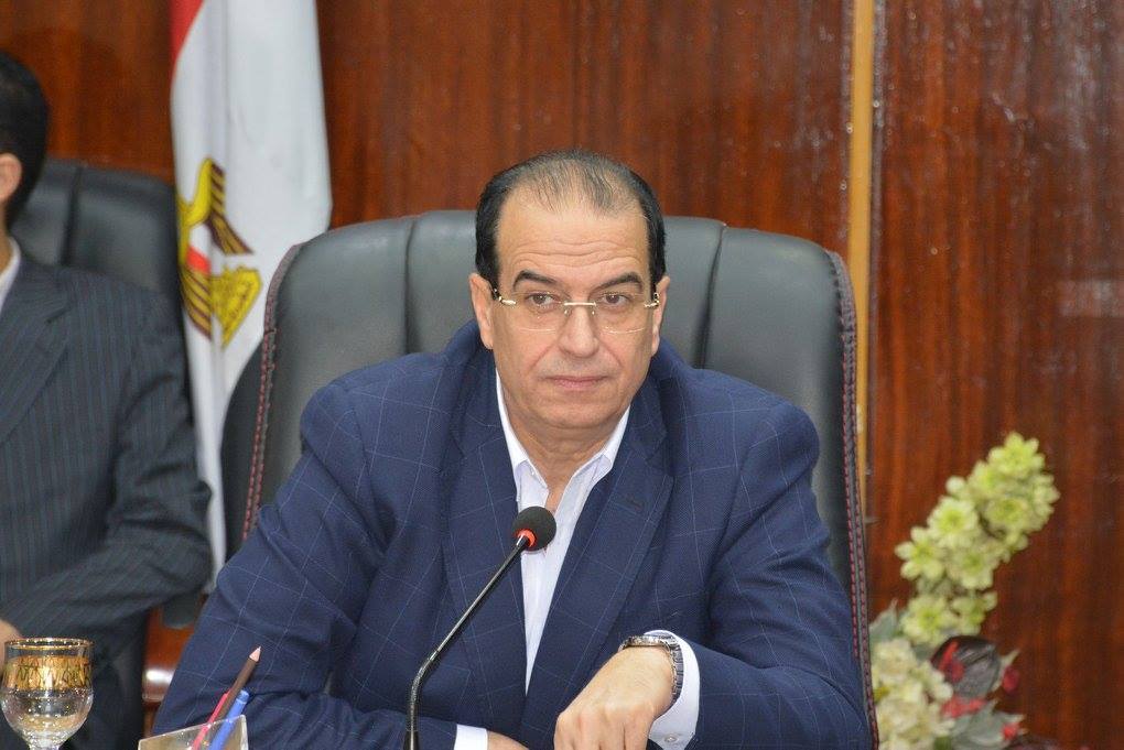 “محافظ الدقهلية “يقرر غلق 60 منشأة غذائية وإعدام 2689 كيلو أغذية وعصائر متنوعة