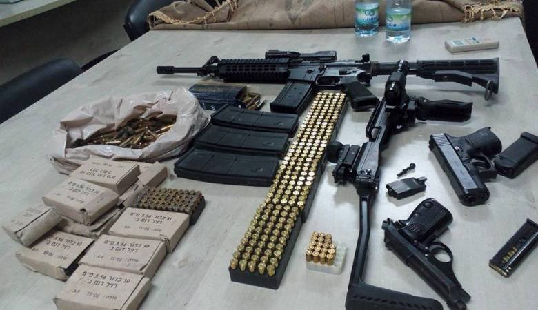 إحباط محاولة لتهريب أسلحه نارية داخل مصر