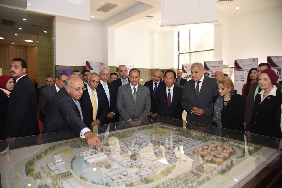 بالصور..سلطان يرافق محلب وأبو النجا في افتتاح المبنى التعليمي و الإداري بالجامعة اليابانية ببرج العرب