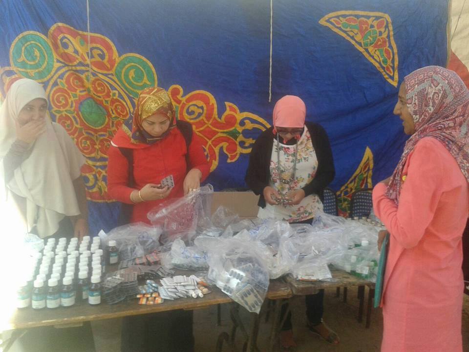 بالصور..قافلة طبية مجانية لـعلاج المرضي بالمنتزه أول