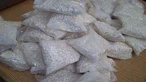 ضبط عاطلين بحوزتهم 30189 قرص داخل سيارتين لتهريبها للخارج